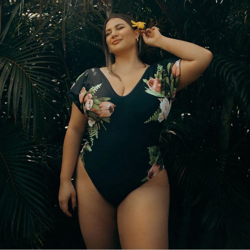 Albion Carolina Cape One Piece Swimsuit. Size XL.